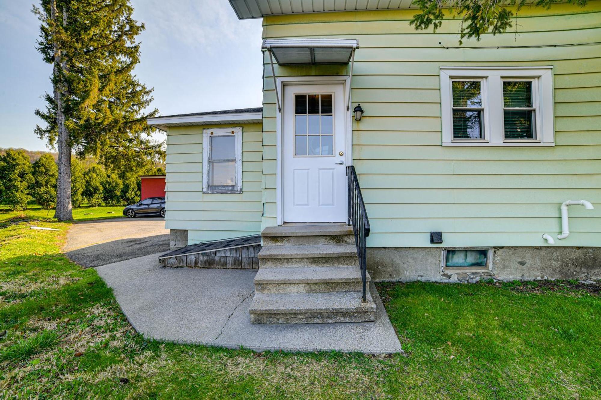 Less Than 2 Mi To Suny Cortland Unit With Private Parking Exterior foto